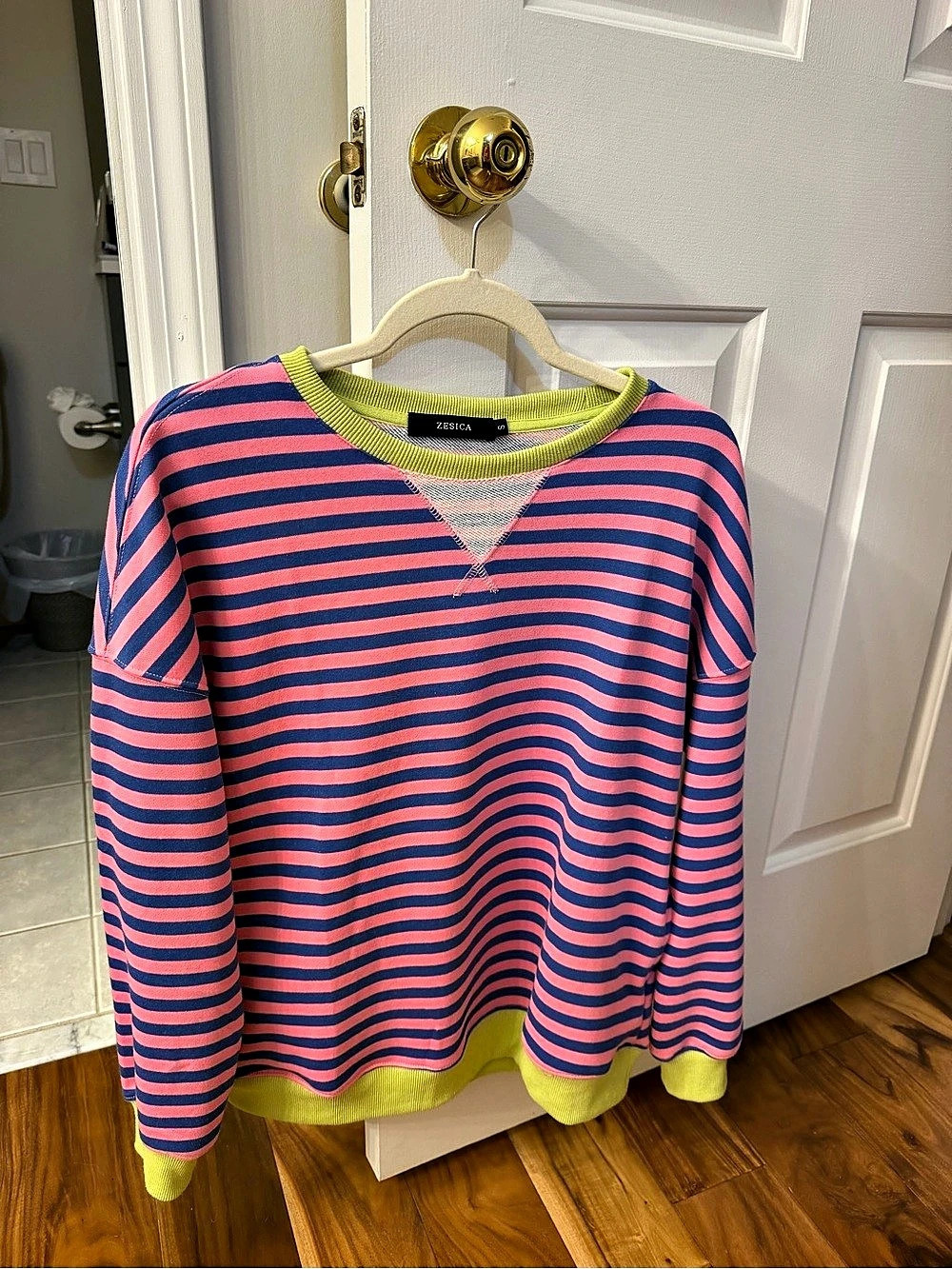 ZESICA Women Small Oversized Striped Sweatshirt Crewneck Pullover Pink & Blue